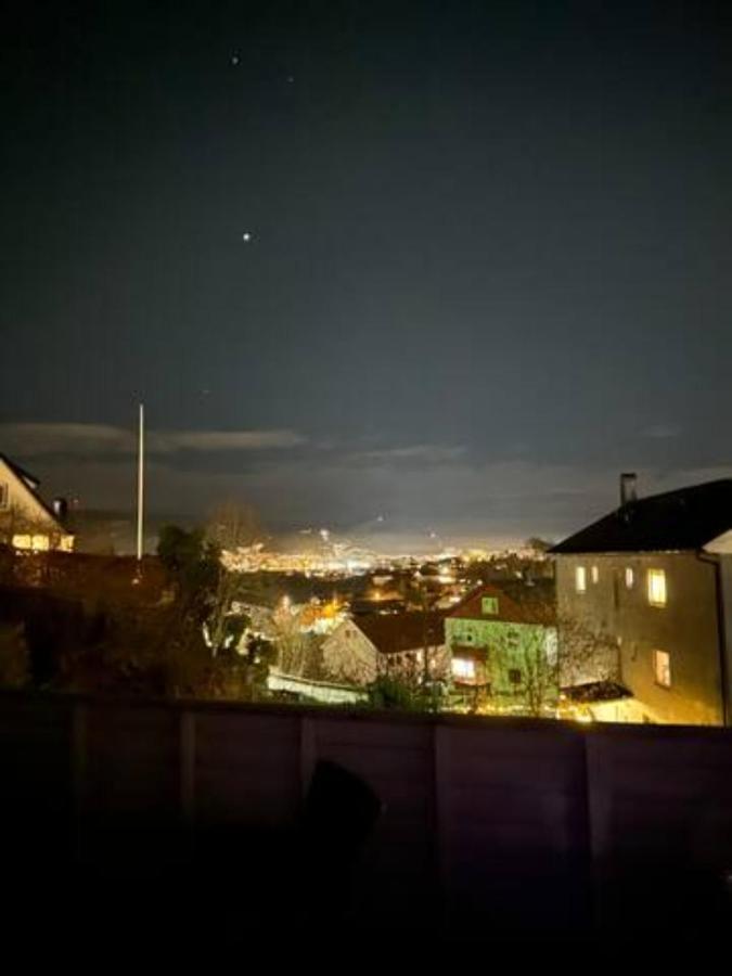 Villa -flott Utsikt Mot Byen
